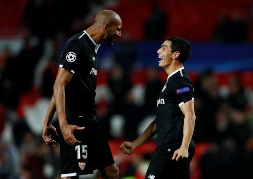 Ch&agrave;ng l&ugrave;n Ben Yedder k&eacute;o sập ph&aacute;o đ&agrave;i Old Trafford - Ảnh 4.