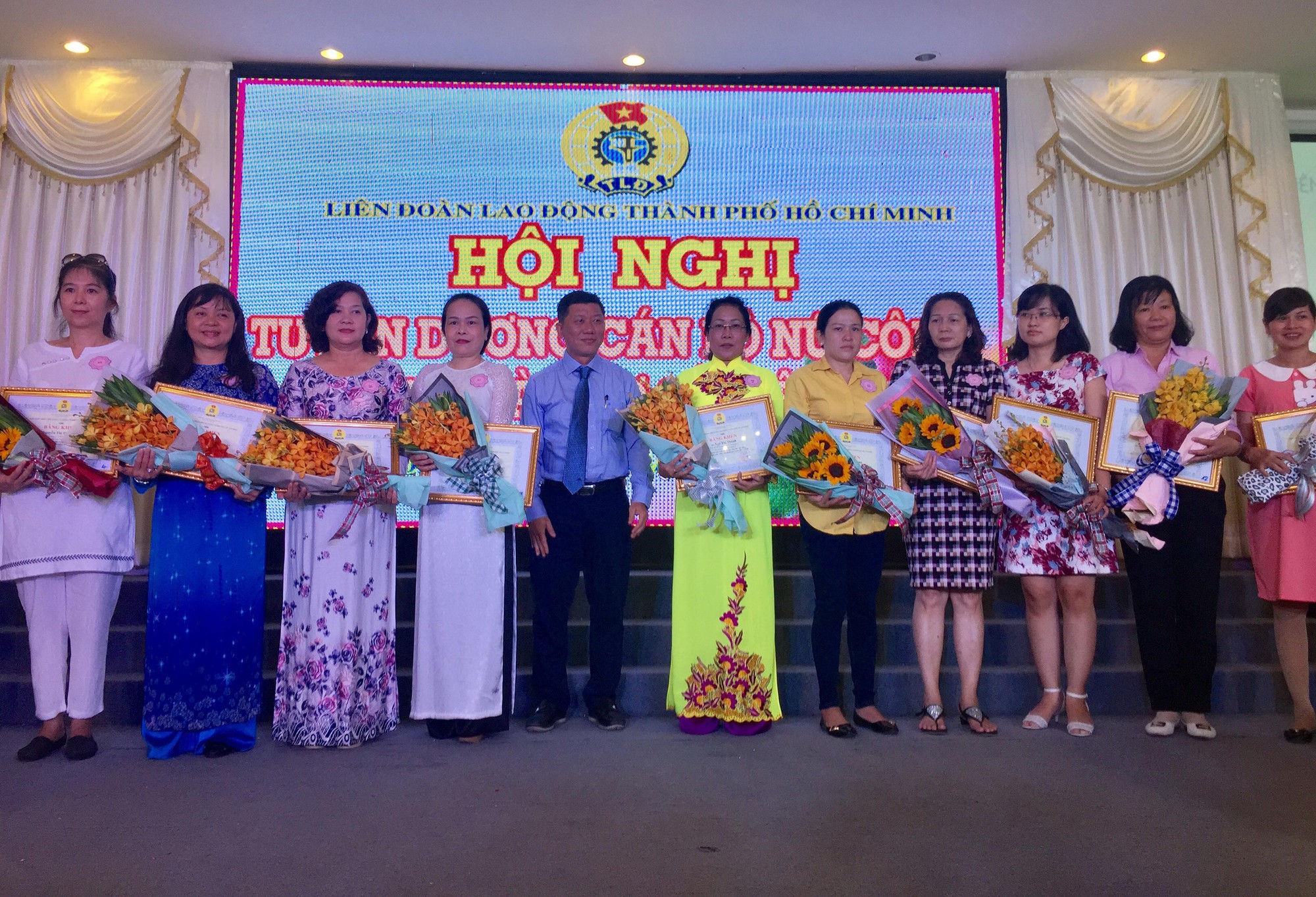 Nhiều hoạt động chăm lo cho lao động nữ
