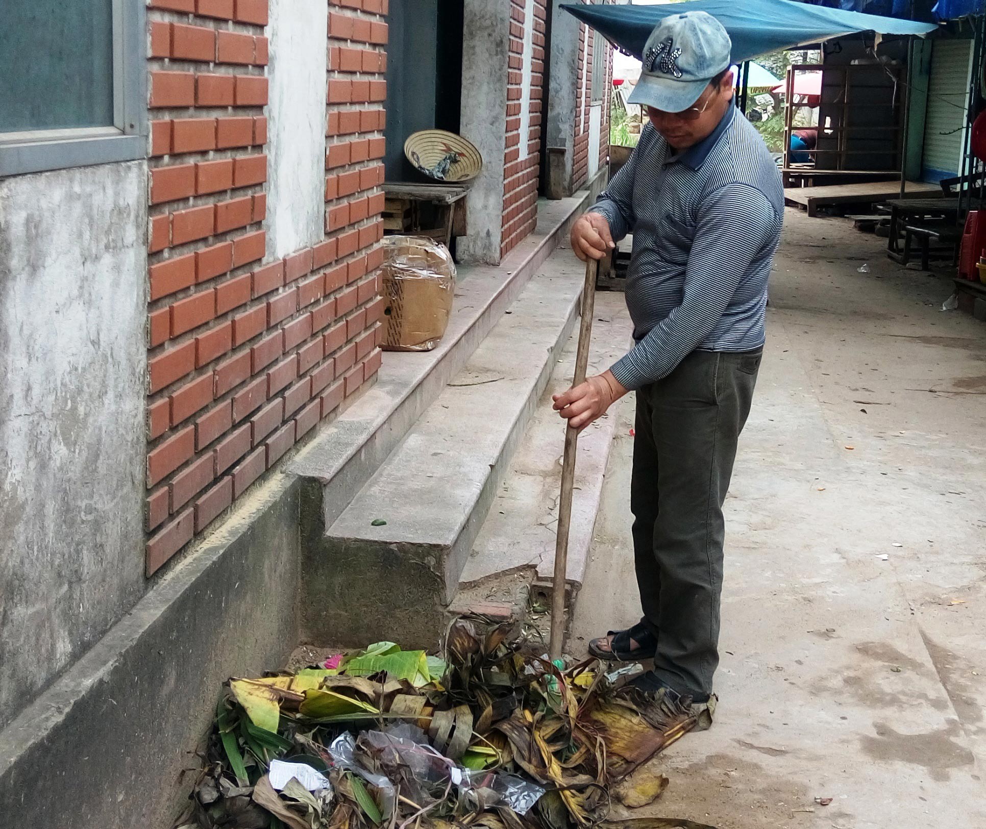 GẠC MA KHẮC CỐT GHI TÂM (*): "Cuộc chiến" cơm áo, gạo tiền