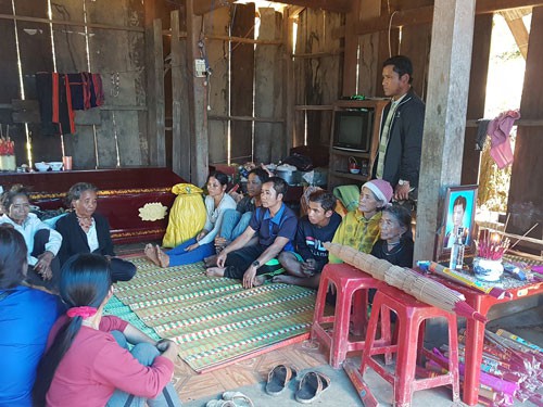 Mất mạng v&igrave; rượu tr&ocirc;i nổi - Ảnh 1.