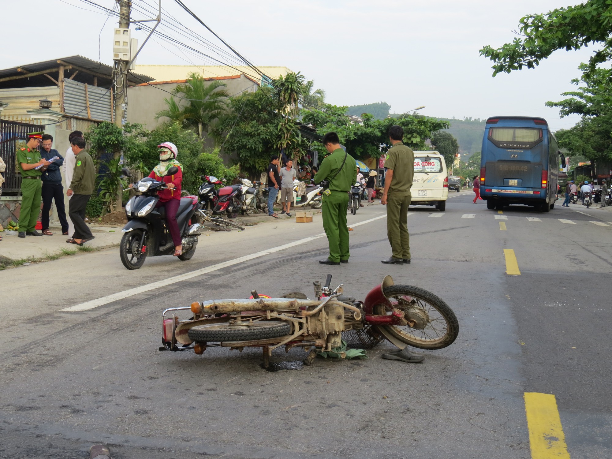 Tai nạn liên hoàn khiến 3 người bị thương