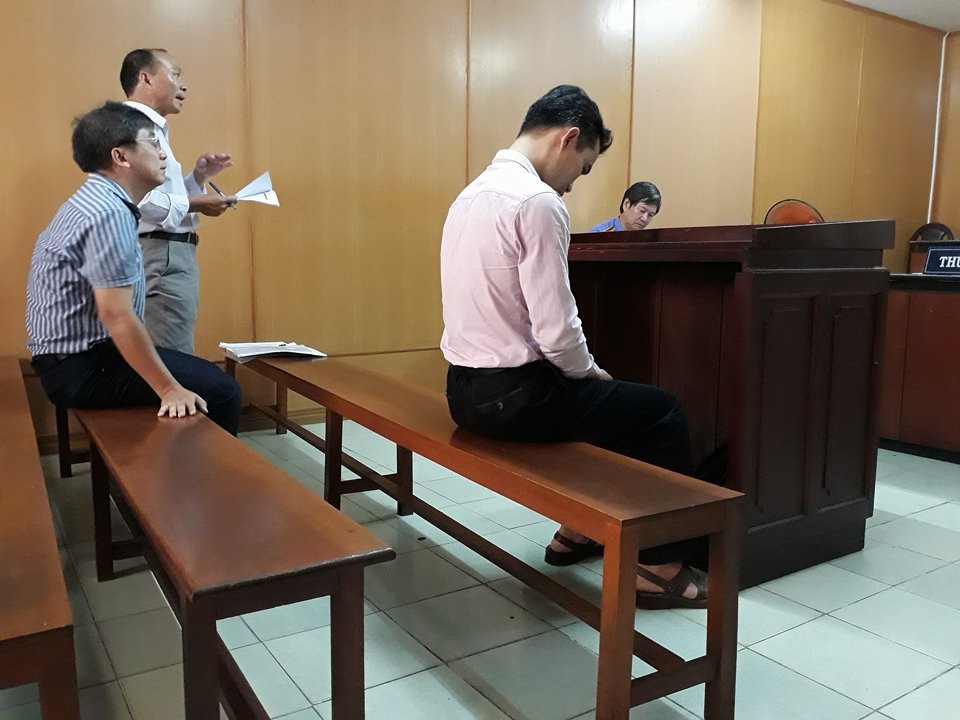 Cựu giảng viên đại học "gài bẫy" hàng chục sinh viên