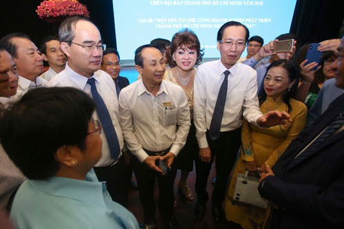 Lãnh đạo TP HCM nghe doanh nghiệp hiến kế