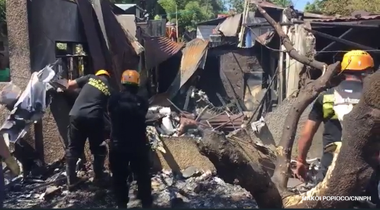 Philippines: 5 người cùng 1 gia đình chết thảm vì máy bay đâm vào nhà