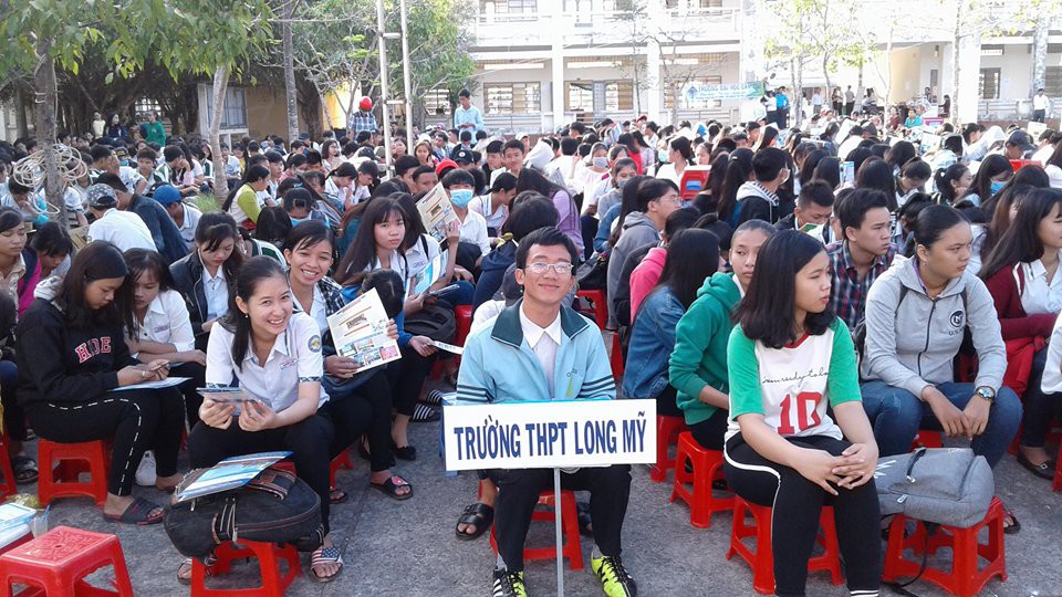 Đưa trường học đến th&iacute; sinh tại Hậu Giang: Chọn ng&agrave;nh m&agrave; cứ lo thất nghiệp! - Ảnh 12.