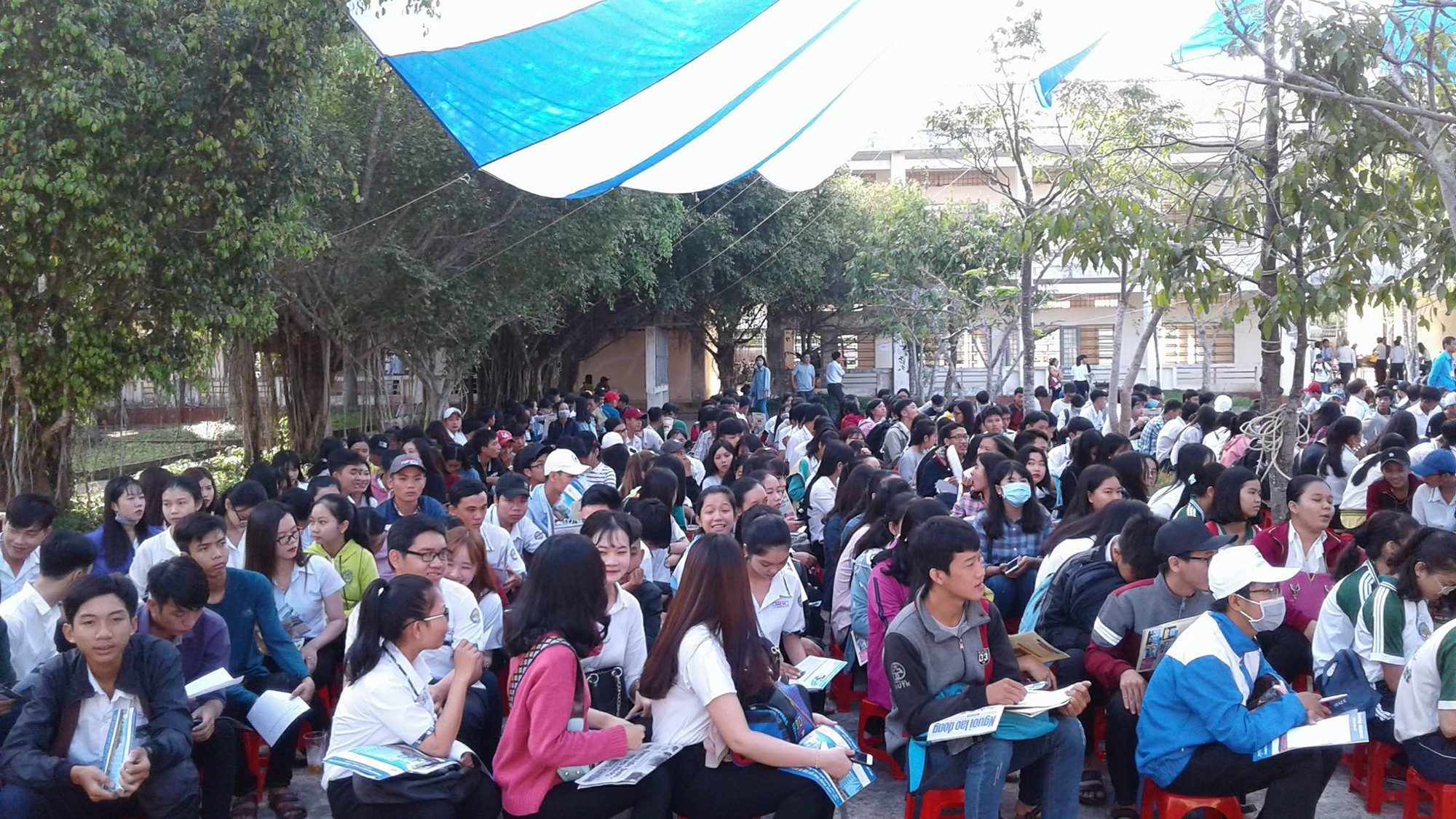 Đưa trường học đến th&iacute; sinh tại Hậu Giang: Chọn ng&agrave;nh m&agrave; cứ lo thất nghiệp! - Ảnh 3.