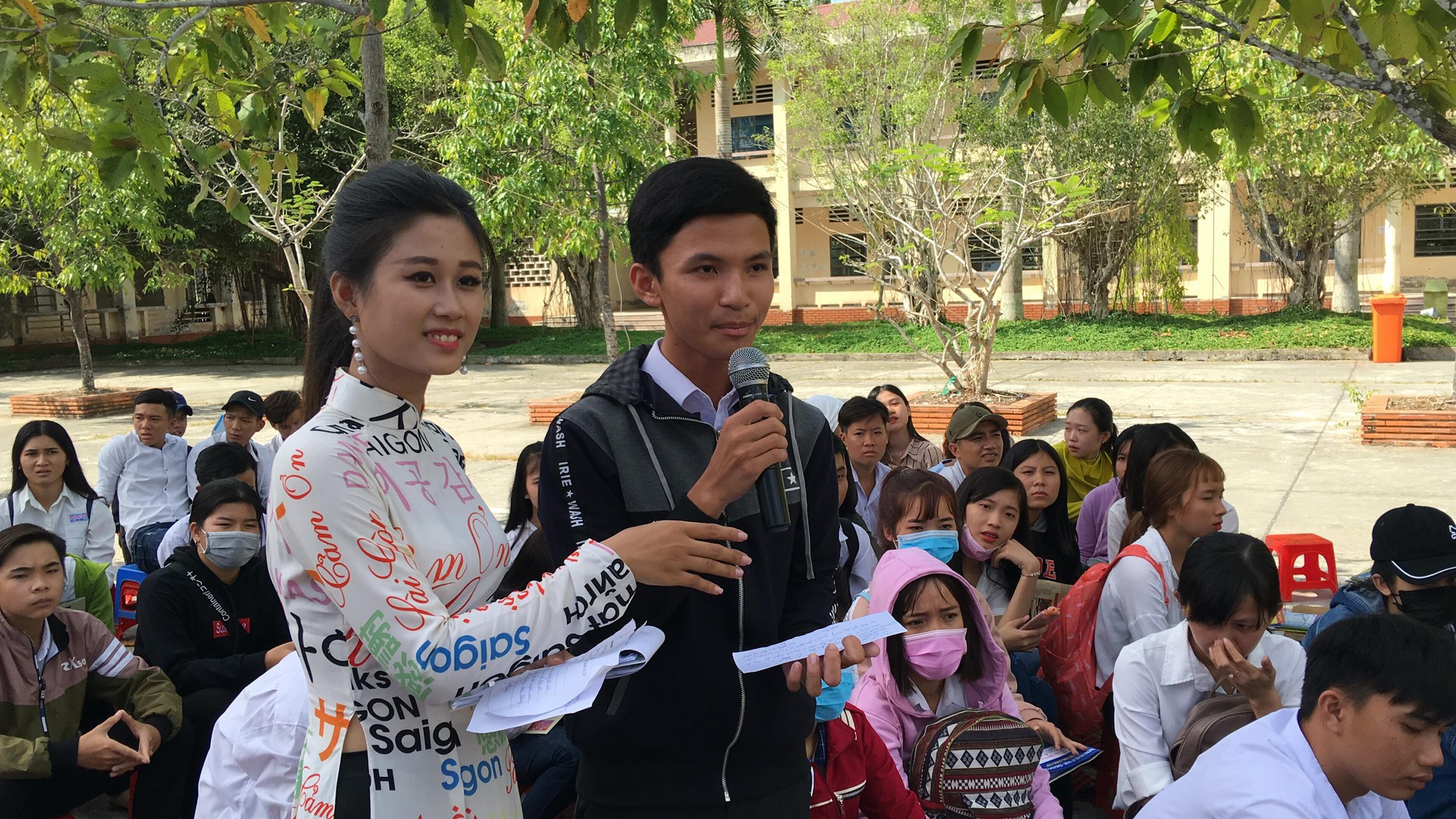 "Đưa trường học đến thí sinh" tại Hậu Giang: Chọn ngành mà cứ lo thất nghiệp!