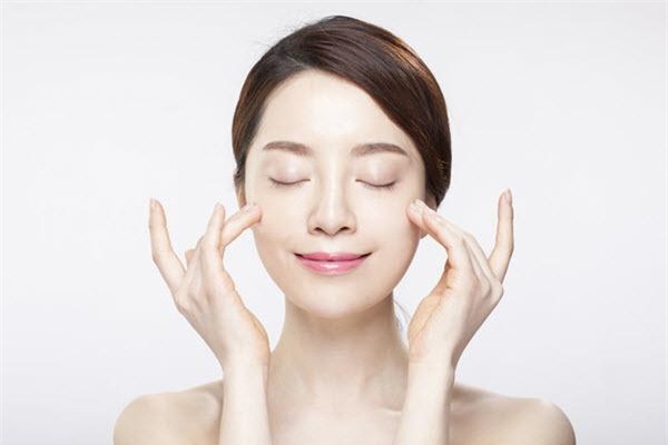 Dầu dừa, chanh, nghệ đánh bay nám và tàn nhang - Ảnh 2.