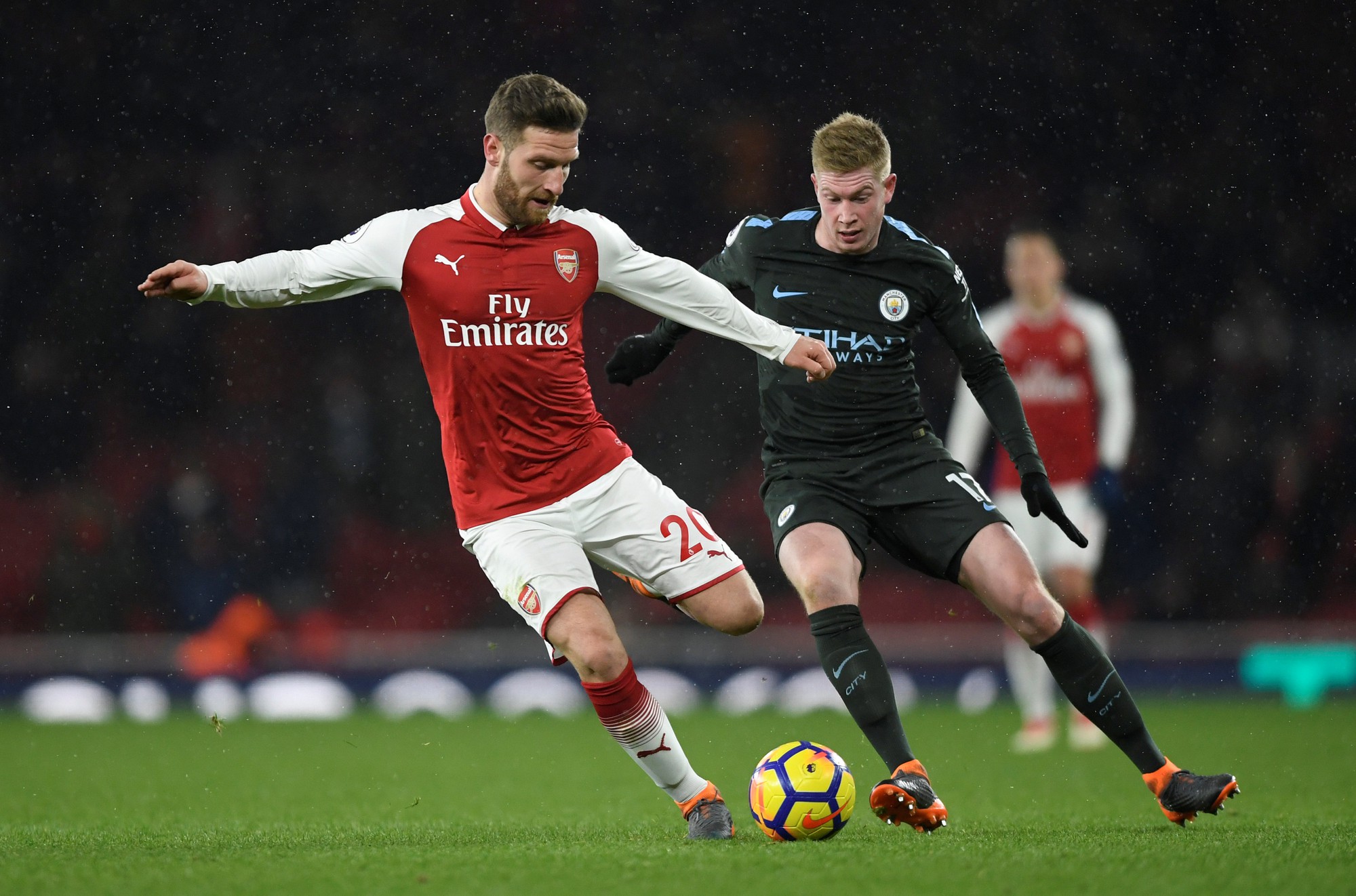 Man City tiếp tục thắng đậm Arsenal