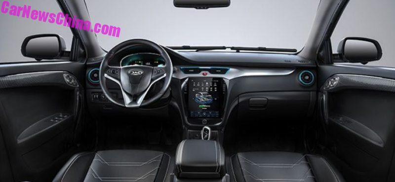 &Ocirc; t&ocirc; Trung Qu&ocirc;́c 2018: Sedan 252 triệu, xe 6 chỗ 525 triệu đồng - Ảnh 2.
