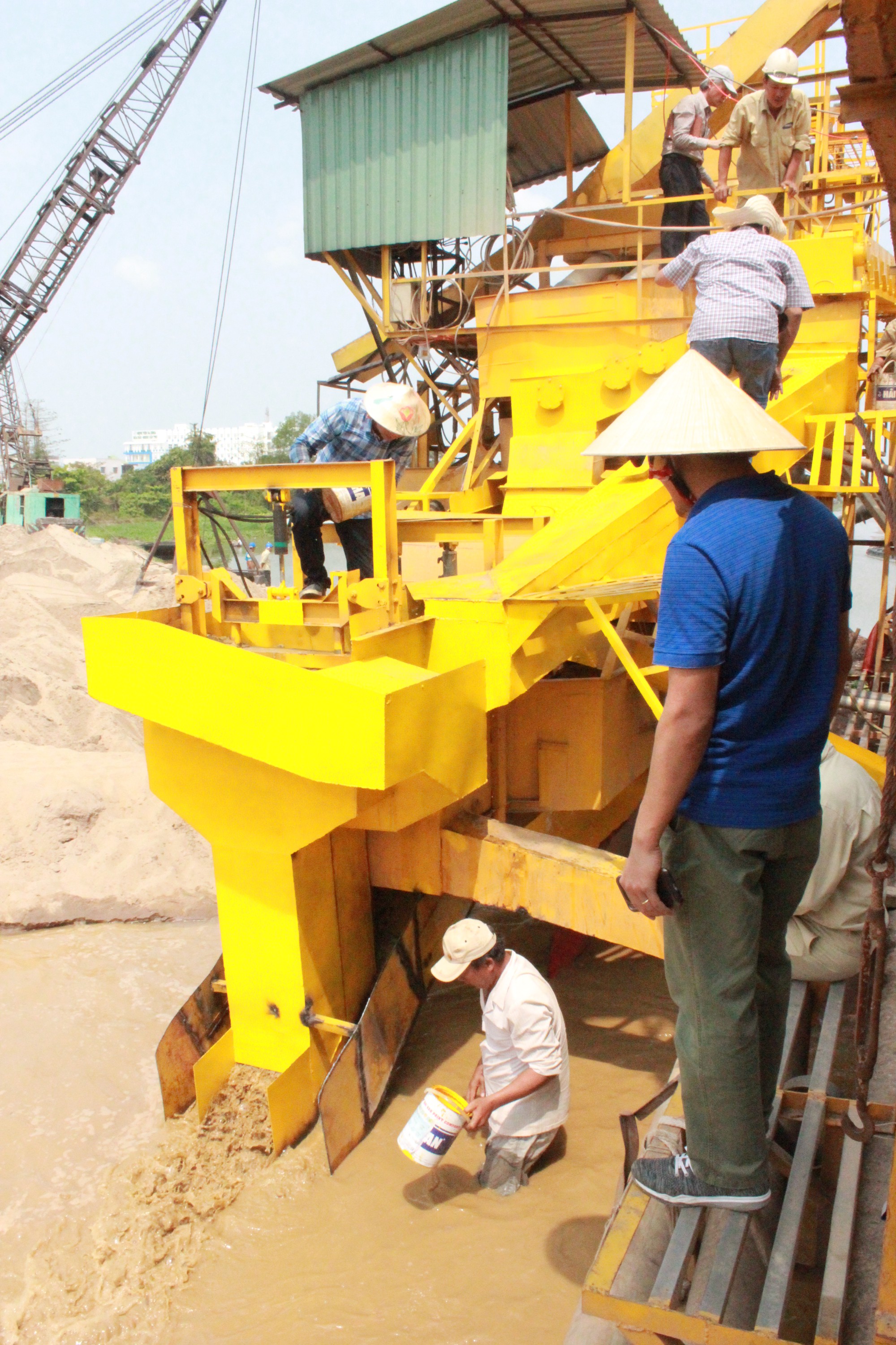 Công ty đầu tiên xử lý cát nhiễm mặn thành cát sạch