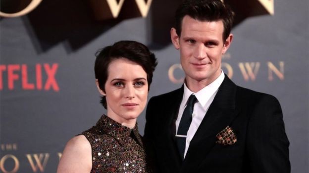 Nữ ho&agrave;ng Claire Foy được xin lỗi v&igrave; th&ugrave; lao - Ảnh 2.