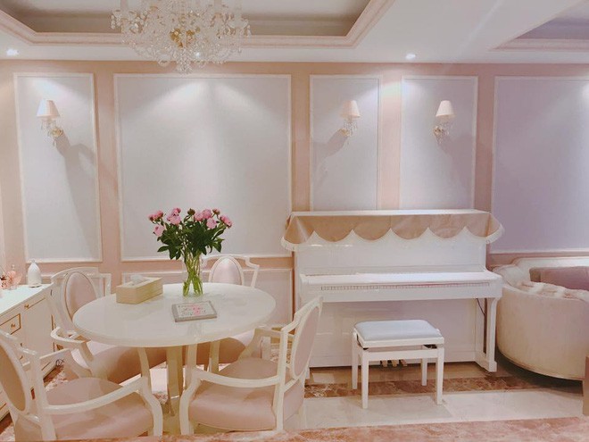 Cận cảnh căn hộ tiền tỷ xinh đẹp Hoa hậu Phạm Hương - Ảnh 1.