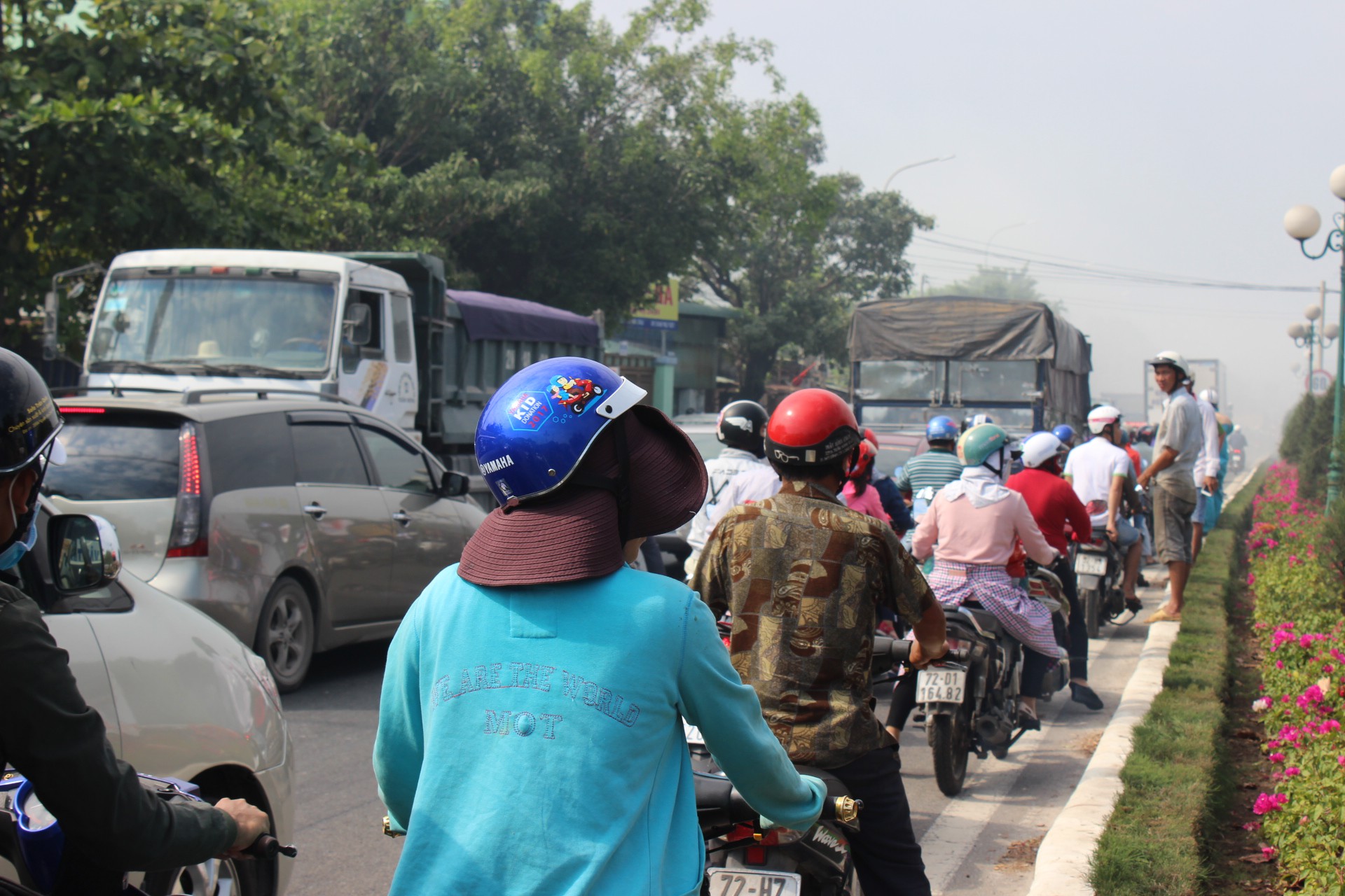 Sự cố khủng khiếp v&igrave; đốt cỏ kh&ocirc; ở TP Vũng T&agrave;u - Ảnh 5.