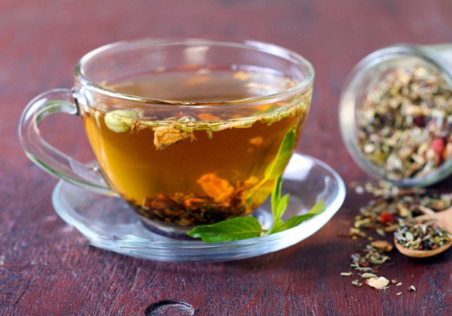 N&ecirc;n v&agrave; kh&ocirc;ng n&ecirc;n ăn những thực phẩm n&agrave;y trước mỗi chuyến bay - Ảnh 4.