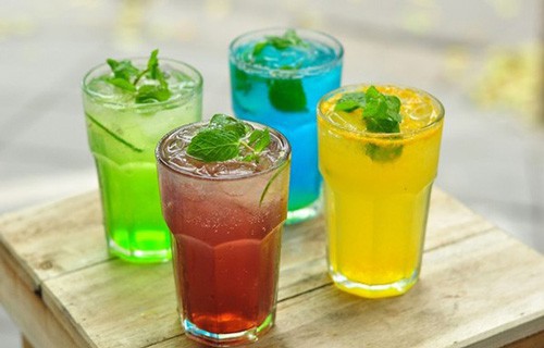 N&ecirc;n v&agrave; kh&ocirc;ng n&ecirc;n ăn những thực phẩm n&agrave;y trước mỗi chuyến bay - Ảnh 8.