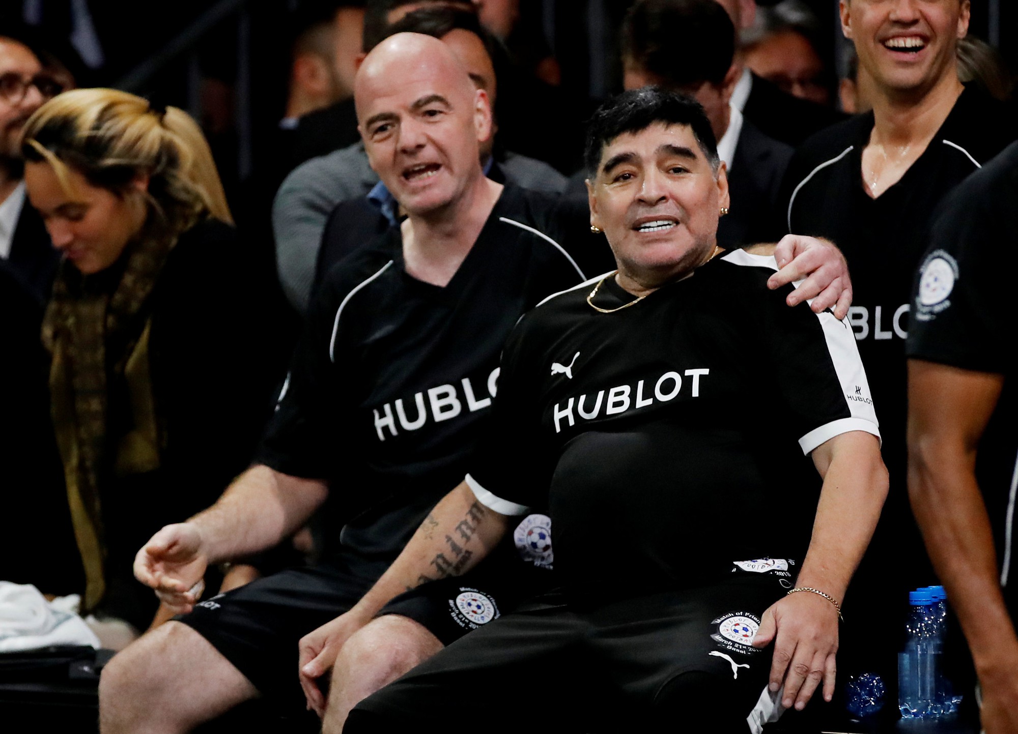 Mourinho dẫn dắt Usaint Bolt đối đầu đội bóng của Maradona - Ảnh 2.