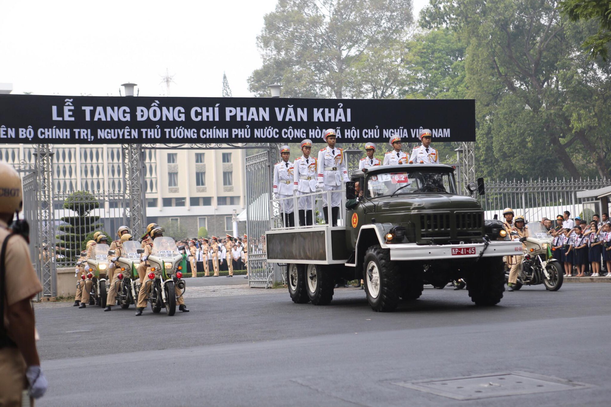 Cố Thủ tướng Phan Văn Khải đang tr&ecirc;n đường về đất mẹ - Ảnh 28.
