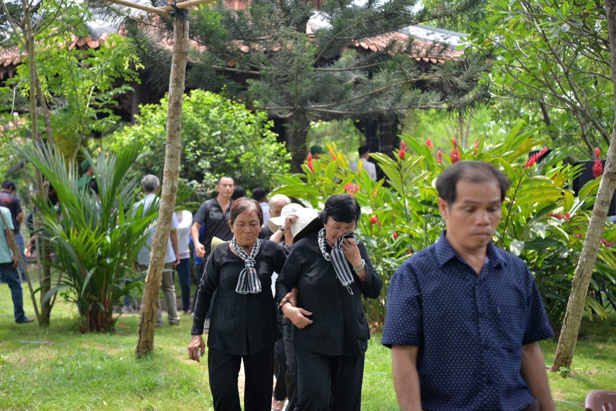 Nước mắt rơi khi &ocirc;ng S&aacute;u Khải về với đất mẹ - Ảnh 7.