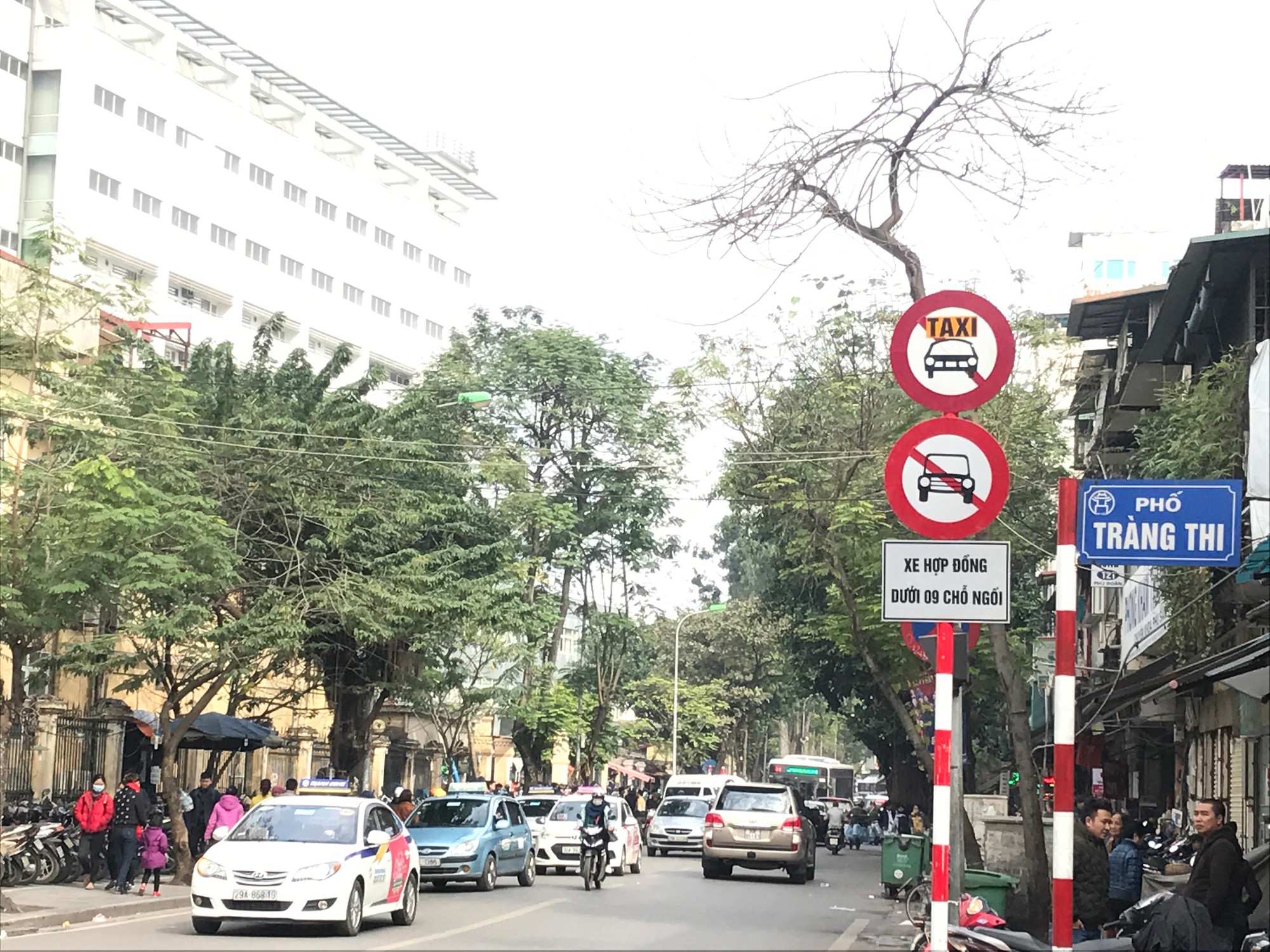 Tìm cách quản chứ không cấm Uber, Grab