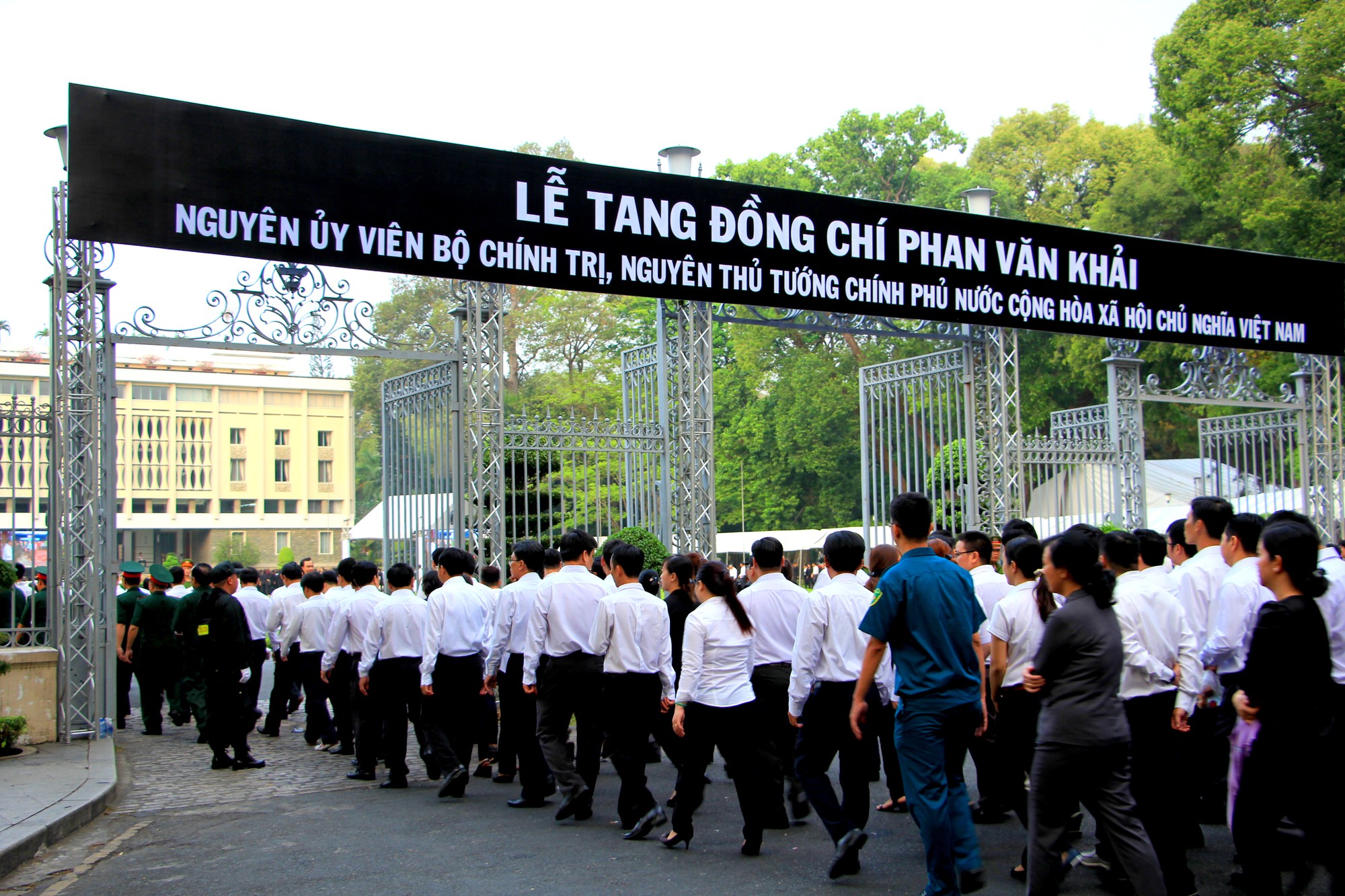 Cố Thủ tướng Phan Văn Khải đang tr&ecirc;n đường về đất mẹ - Ảnh 37.
