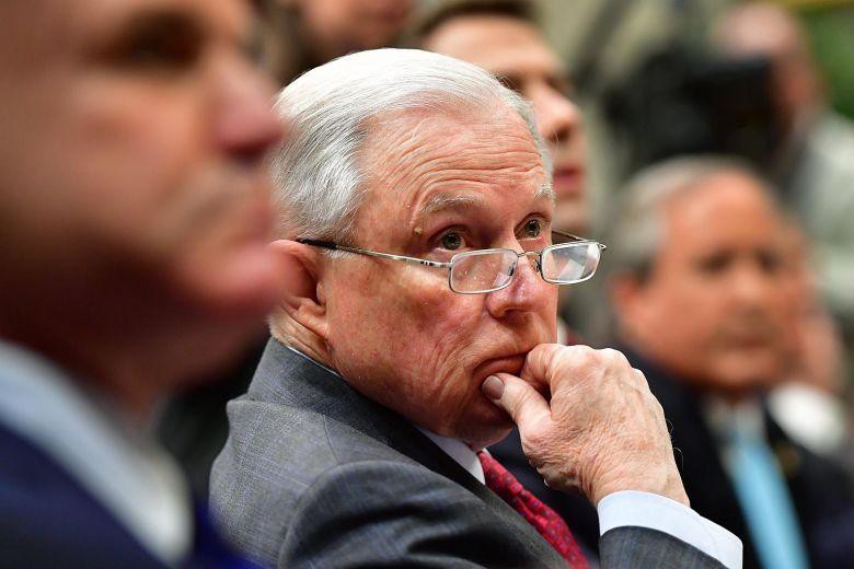 Bộ trưởng Tư pháp Mỹ từng bị FBI điều tra mà không biết?