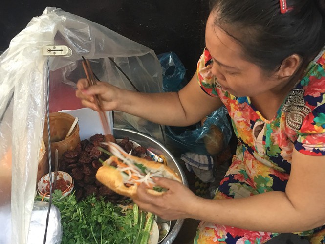 Bánh mì thịt nướng 20 năm đáng nhớ ở Sài Gòn