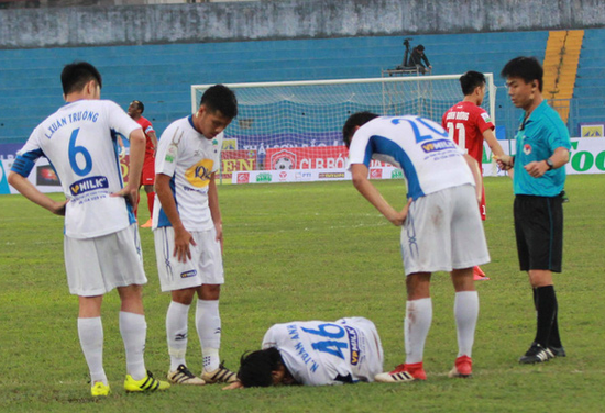 Ân nhân của Park Ji Sung chữa chấn thương cho Tuấn Anh ở Hàn Quốc