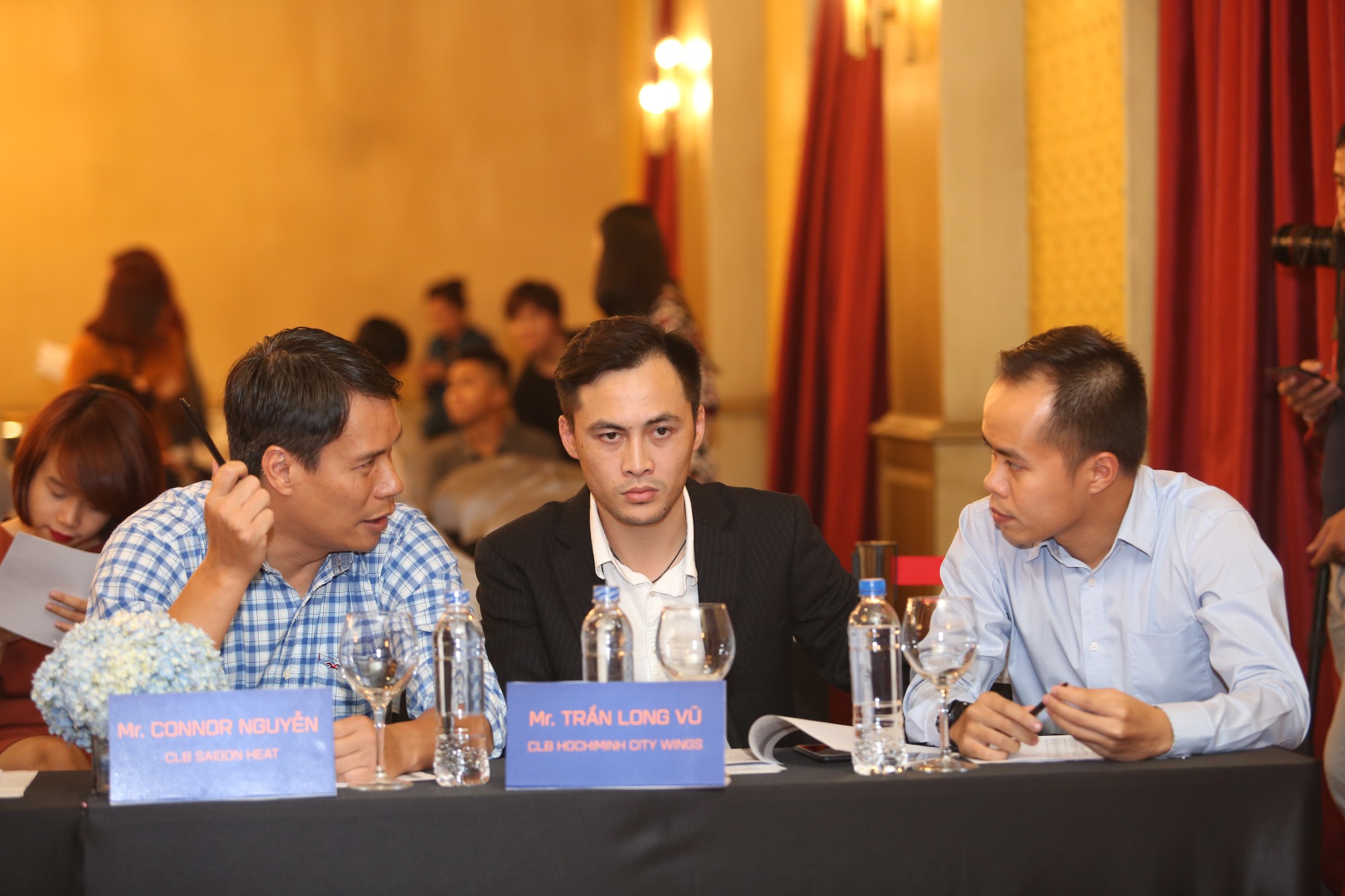 Nguyễn Văn Hùng ở lại Thang Long Warriors - Ảnh 1.