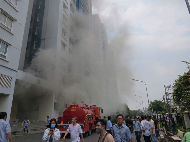 Thảm khốc vụ cháy chung cư Carina Plaza - Ảnh 1.