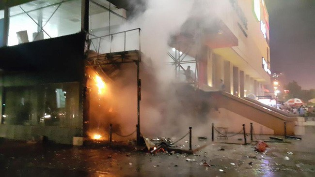 (eMagazine) - “Bà hỏa” liên tiếp tấn công chung cư làm người dân lo sợ - Ảnh 19.