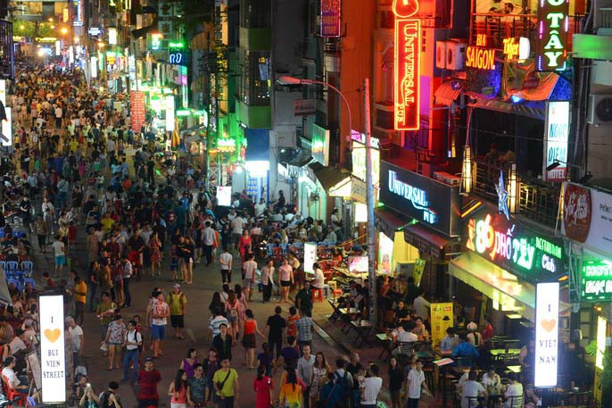 Cần cách quản lý mới cho "phố Tây" Bùi Viện