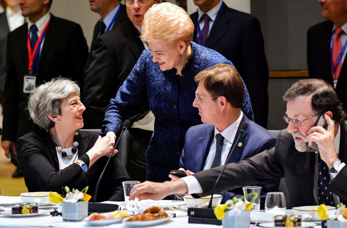 EU nhất trí tăng cường trừng phạt Nga vì vụ đầu độc điệp viên - Ảnh 2.