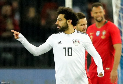 Ronaldo so tài Salah, Bồ Đào Nha hạ Ai Cập phút bù giờ - Ảnh 1.