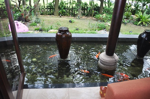 B&ecirc;n trong dinh thự hơn 400 tỉ của Hoa hậu H&agrave; Kiều Anh - Ảnh 12.