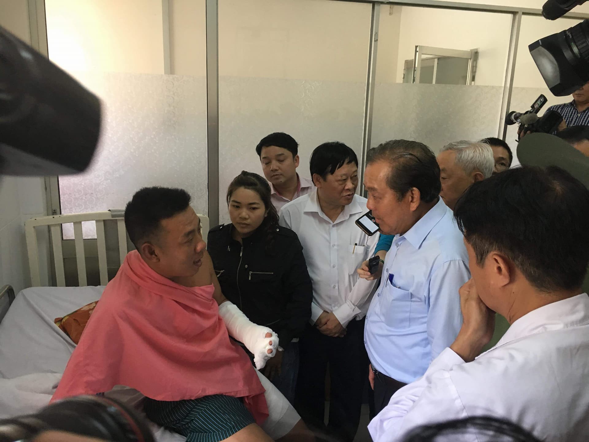 Phó Thủ tướng Trương Hòa Bình: Khẩn trương làm rõ vụ cháy chung cư Carina - Ảnh 5.