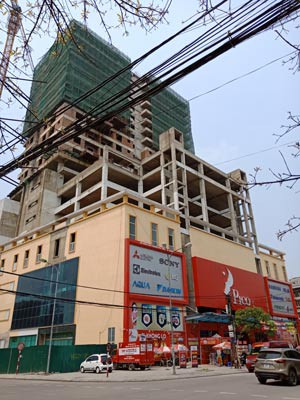 Công trình sai phép còn cho thuê mở siêu thị
