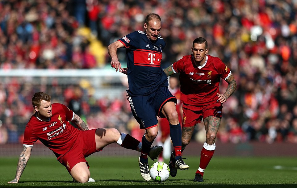 Xem Gerrard, Alonso t&aacute;i xuất trong trận cầu 10 b&agrave;n thắng với Bayern - Ảnh 8.