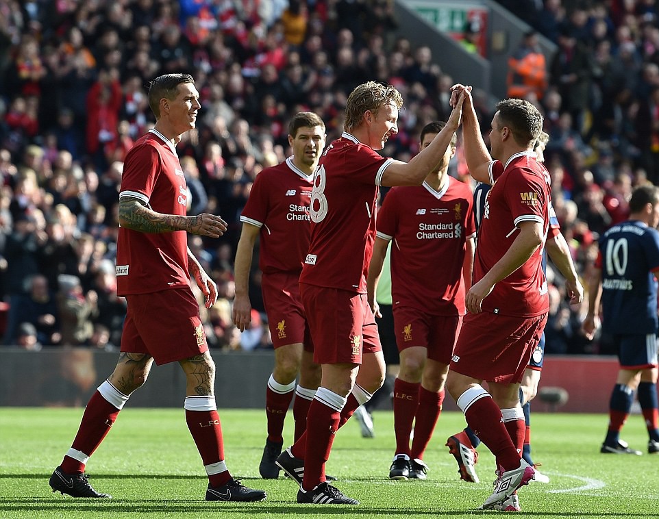Xem Gerrard, Alonso t&aacute;i xuất trong trận cầu 10 b&agrave;n thắng với Bayern - Ảnh 7.