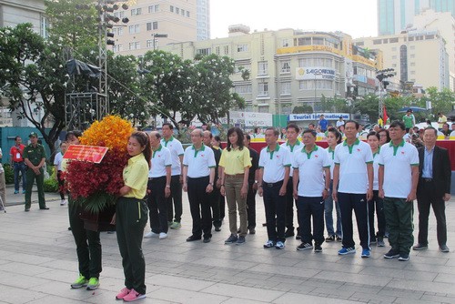 Rộn r&agrave;ng Ng&agrave;y chạy Olympic tại TP HCM - Ảnh 2.