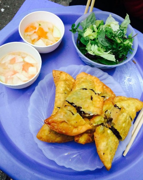 Những khu ăn vặt nổi tiếng ngon - rẻ ở Hà Nội - Ảnh 15.