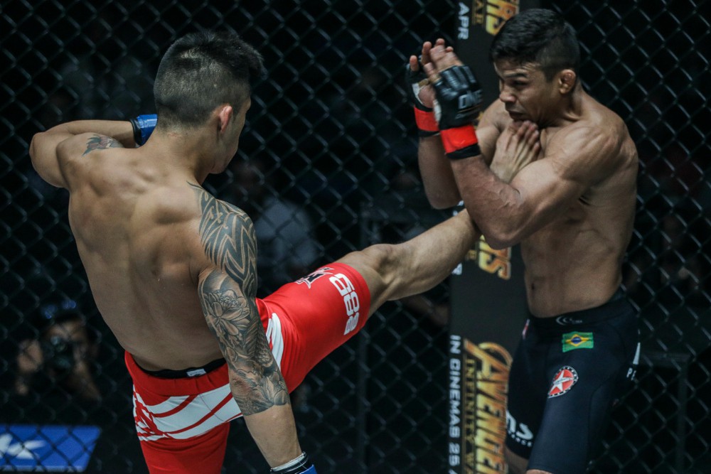 Martin Nguyễn lỡ chiếc c&uacute;p thứ 3 của MMA - Ảnh 1.