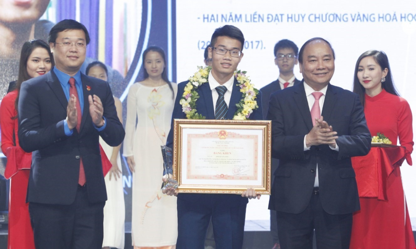 Vinh danh 10 gương mặt trẻ Việt Nam tiêu biểu năm 2017