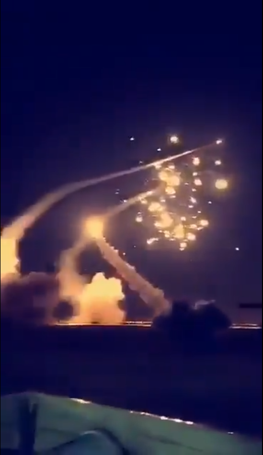 Ả Rập Saudi &ldquo;chặn 7 t&ecirc;n lửa của phiến qu&acirc;n Houthi&rdquo; - Ảnh 1.