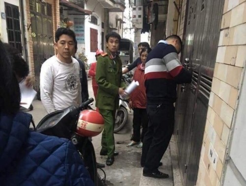 Bị chồng cũ tạt a xít, người phụ nữ xinh đẹp nguy kịch - Ảnh 2.