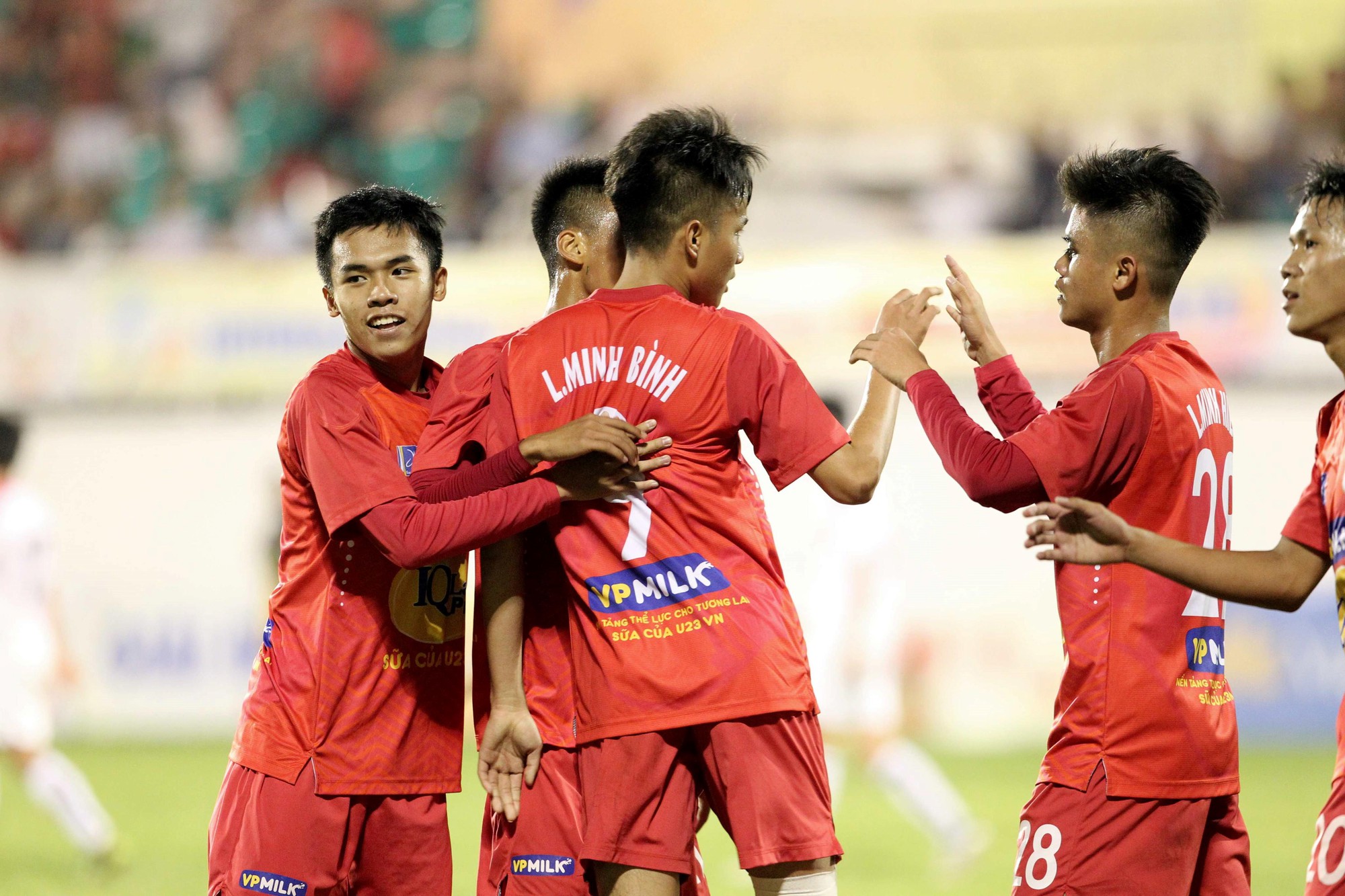 U19 HAGL JMG bị chia điểm v&igrave; k&eacute;m may mắn - Ảnh 2.