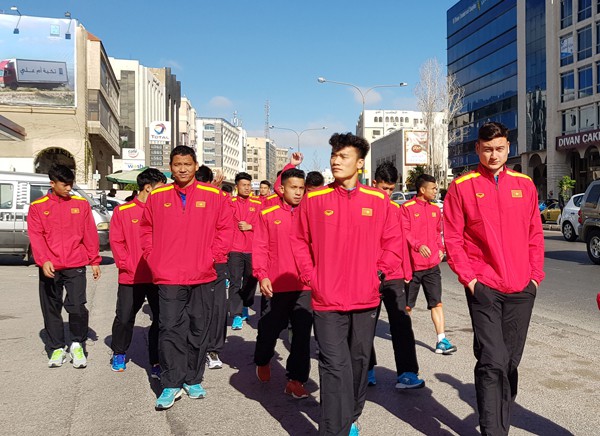 Qua buổi tập đầu tiên tại Jordan, tuyển Việt Nam đã sẵn sàng - Ảnh 2.