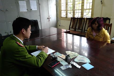 Đưa nhau v&agrave;o nh&agrave; nghỉ, trai lạ bị người phụ nữ 29 tuổi hạ gục - Ảnh 1.