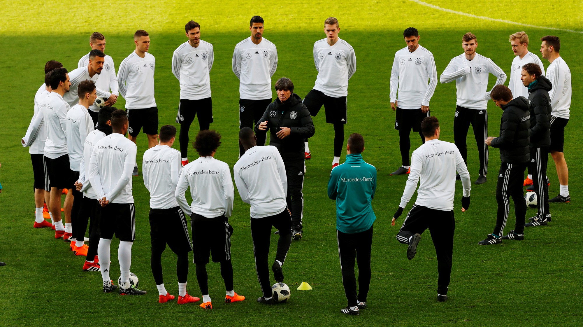 Tite: B&oacute;ng ma trận thua Đức 1-7 vẫn &aacute;m Brazil  - Ảnh 6.