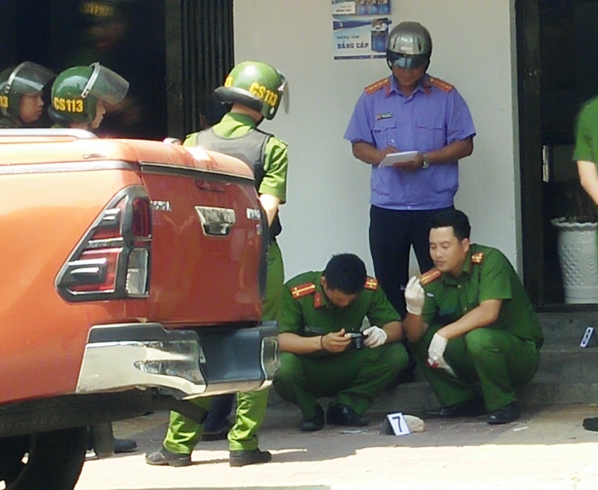 Bắt 1 nghi phạm trong vụ xả s&uacute;ng ở Kon Tum - Ảnh 1.